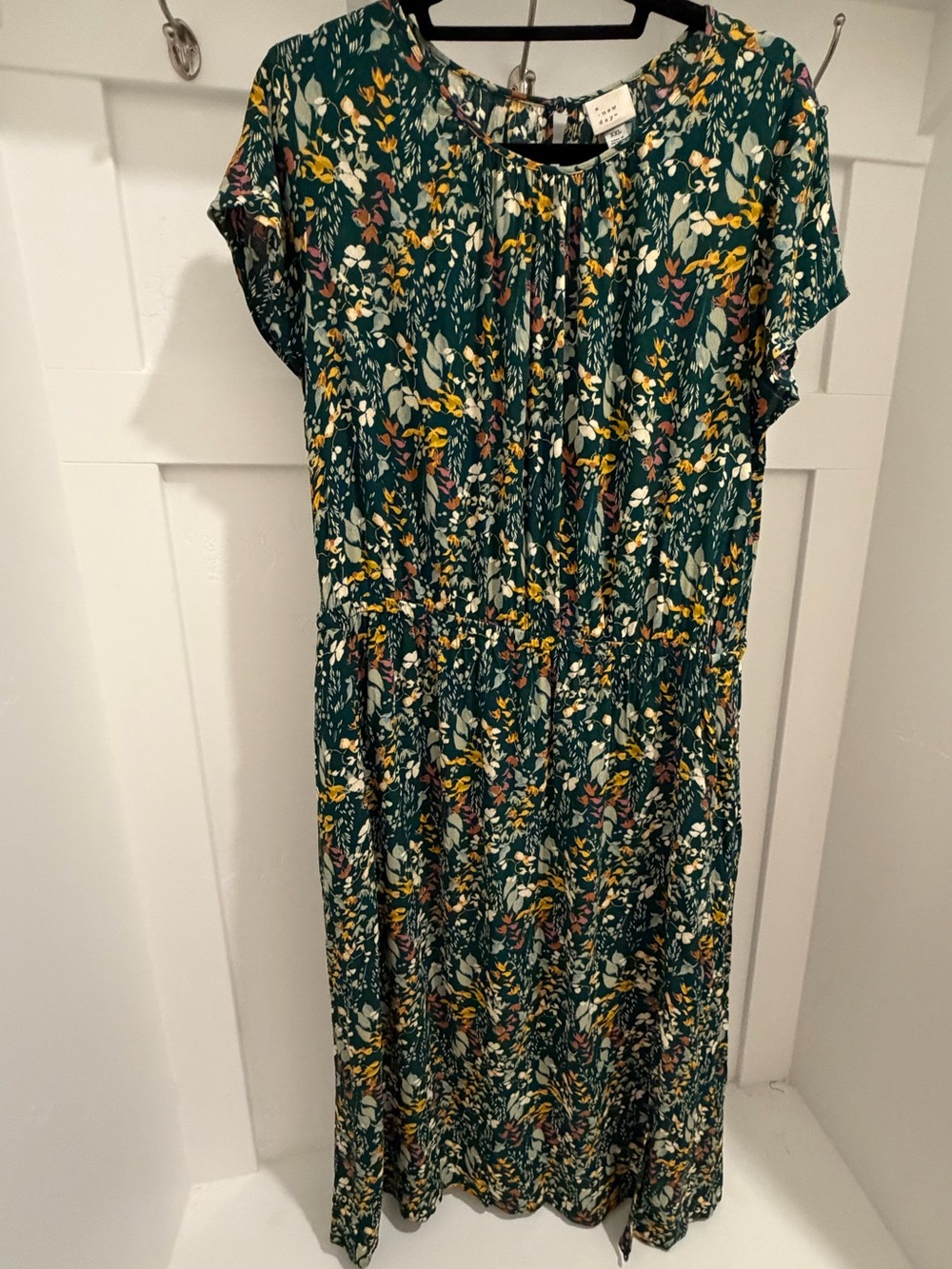 Floral Green Short-Sleeve Midi Dress